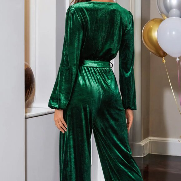 Luxurious green velvet jumper - Picture 2 of 3